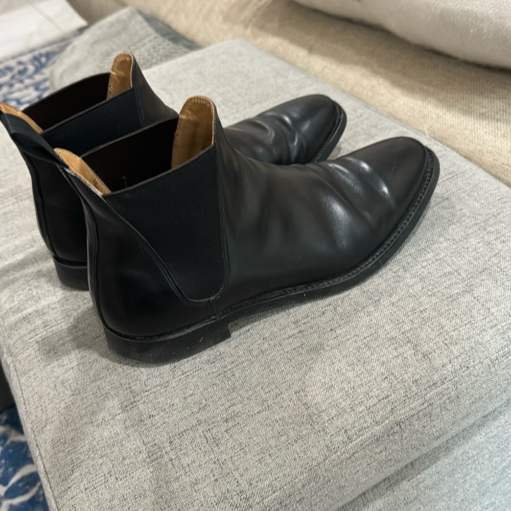 Crockett and Jones Chelsea 8 boots in black calf leather size 7UK size 8US mint